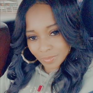 Meet your Posher, Charlina